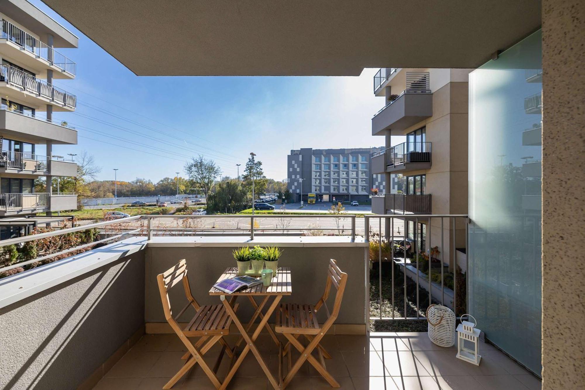 Modern With Parking Near Tauron Arena By Renters Apartamento Cracovia